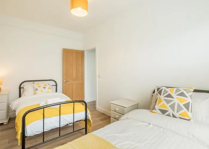 Cosy Two Bedroom Apartment In Excellent Location