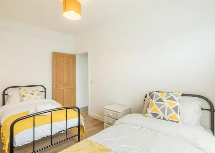 Cosy Two Bedroom Apartment In Excellent Location