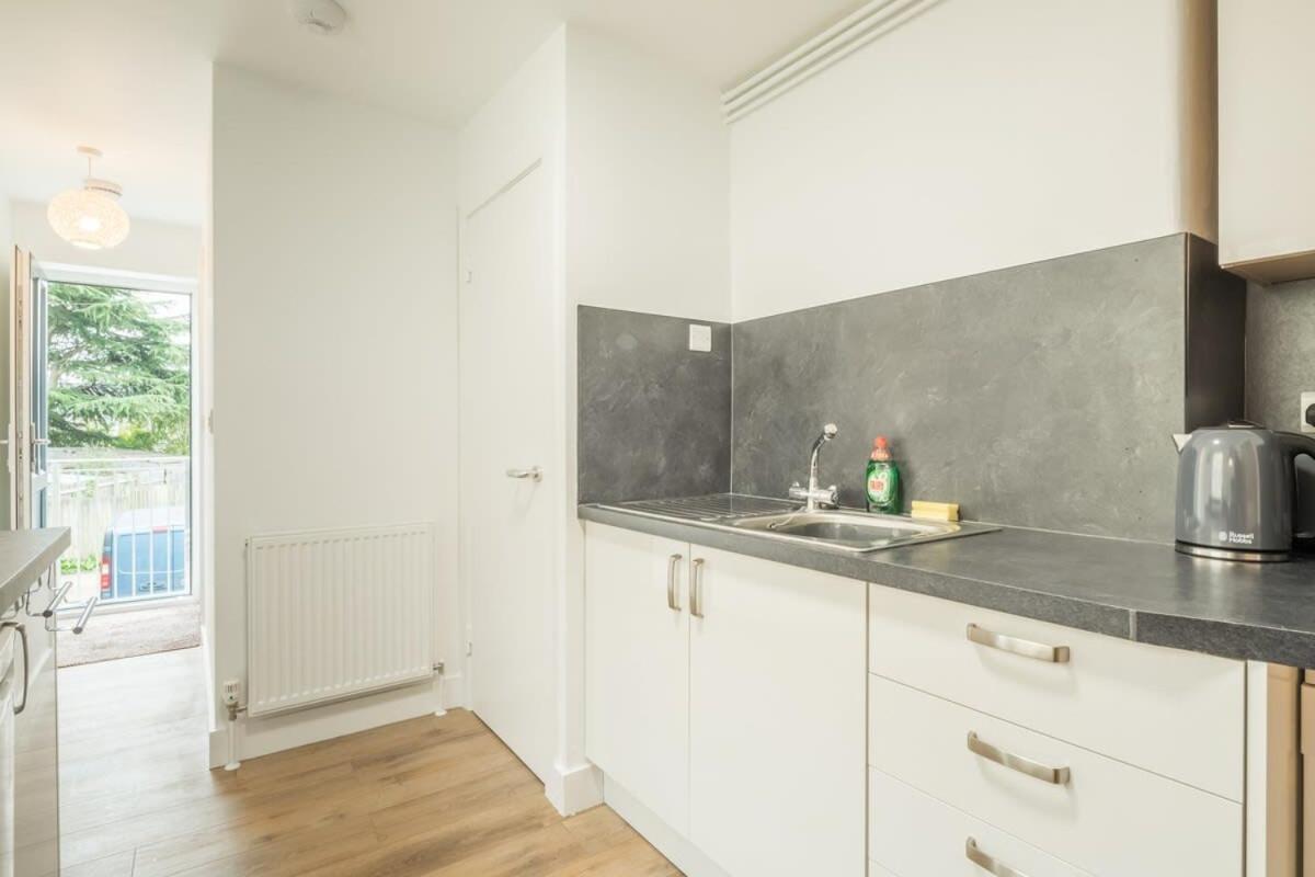 Cosy Two Bedroom In Excellent Location