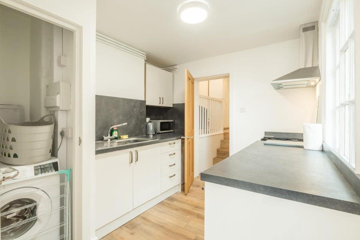 Cosy Two Bedroom In Excellent Location Vakantiehuis *